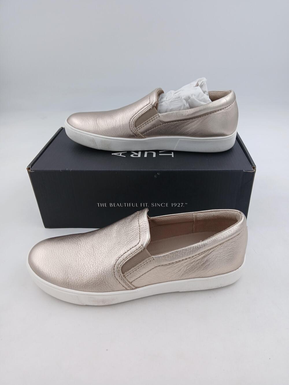 Naturalizer Marianne Shoes Womens Warm Silver Leather Slip On Comfort Size 8